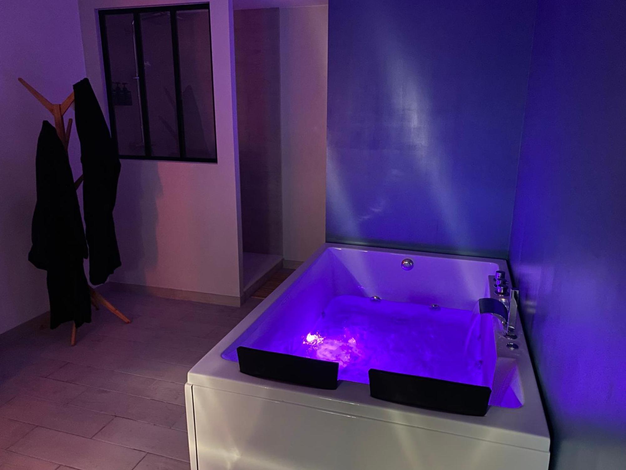 Detente Et Spa Pour Se Ressourcer Bullion Ngoại thất bức ảnh